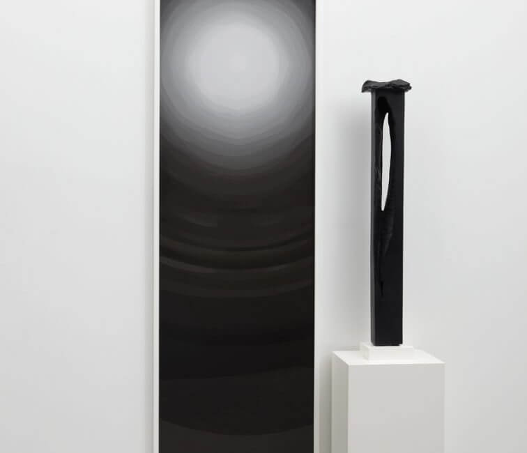 Anthony Pearson bronze sculpture Untitled (Flare Arrangement) on a white plinth